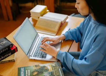 Pentingnya Editing Naskah Sebelum Buku Diterbitkan